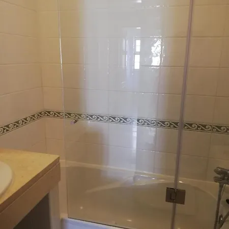 V2 U * Olhos de Agua (Albufeira)