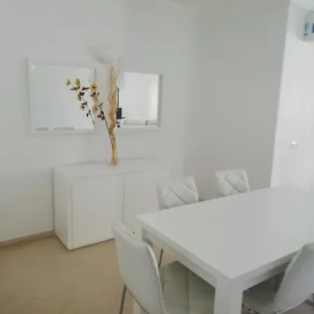 V2 U * Olhos de Agua (Albufeira)