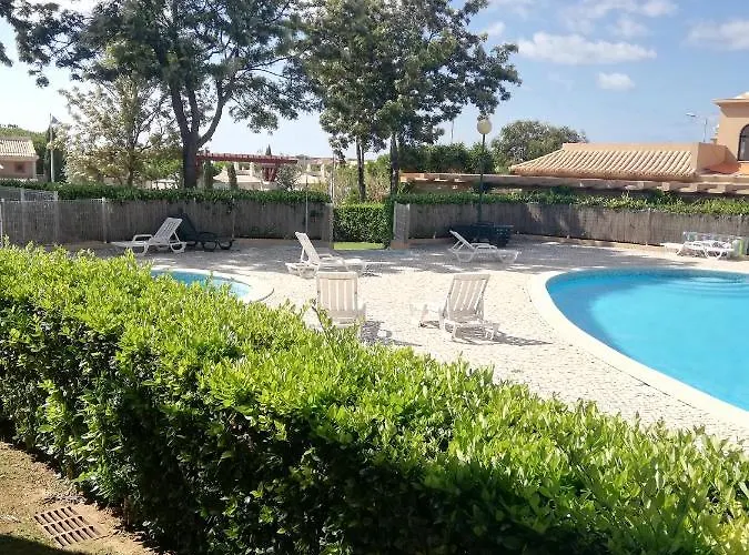 V2 U Olhos de Agua (Albufeira)