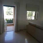 V2 U بيت للعطل *
