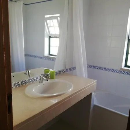 V2 U Casa de Férias Olhos de Agua (Albufeira)